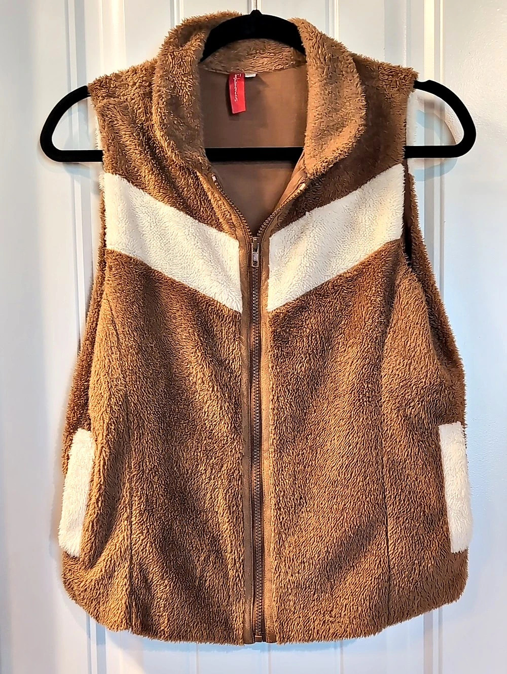 Fashionomics Retro Color Block Sherpa Vest in Brown & White